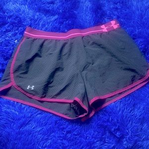 Under Armour Black & Purple Athletic Elastic Waistband Shorts Size Medium